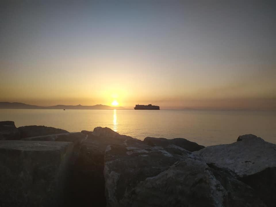 Nisaki Hotel & Elite Suites Ermoupoli Bagian luar foto