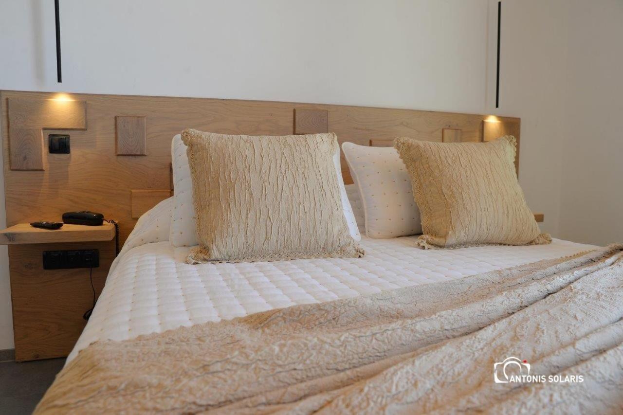 Nisaki Hotel & Elite Suites Ermoupoli Bagian luar foto
