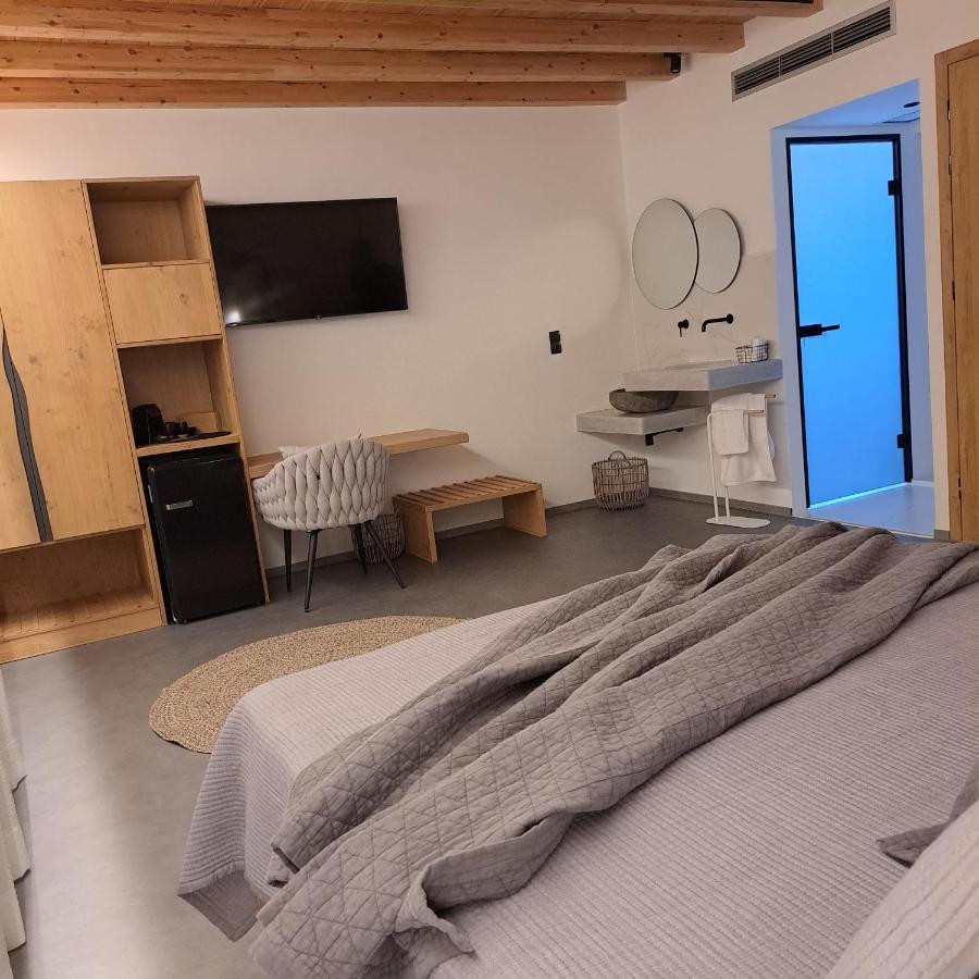 Nisaki Hotel & Elite Suites Ermoupoli Bagian luar foto