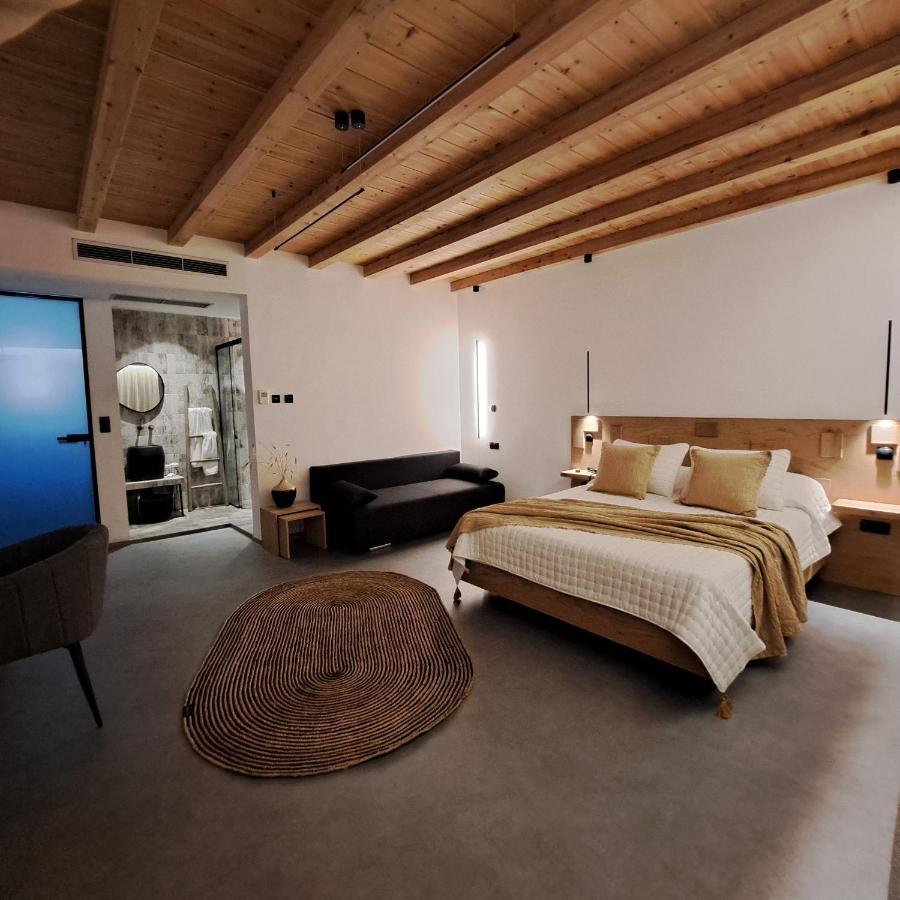 Nisaki Hotel & Elite Suites Ermoupoli Bagian luar foto