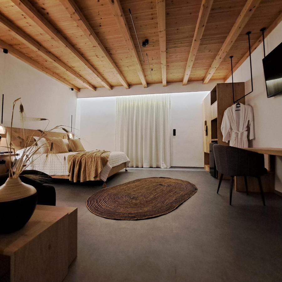 Nisaki Hotel & Elite Suites Ermoupoli Bagian luar foto