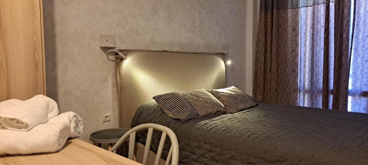 Nisaki Hotel & Elite Suites Ermoupoli Bagian luar foto