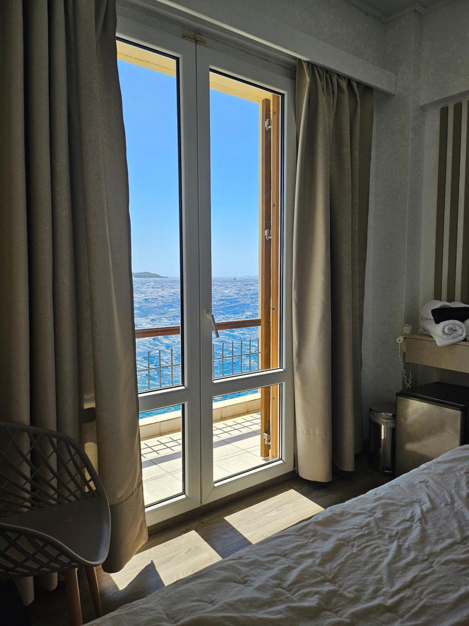 Nisaki Hotel & Elite Suites Ermoupoli Bagian luar foto