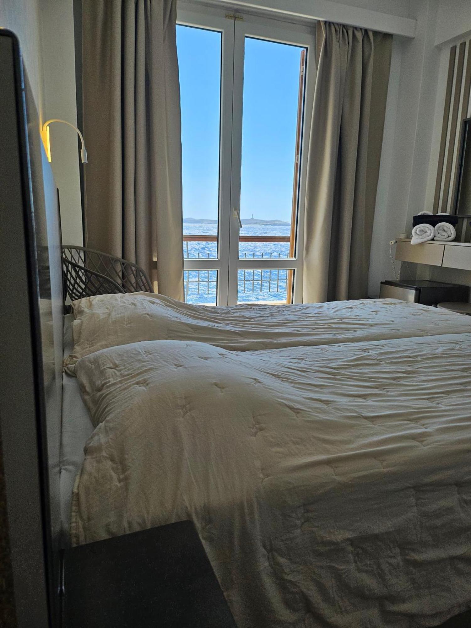 Nisaki Hotel & Elite Suites Ermoupoli Bagian luar foto