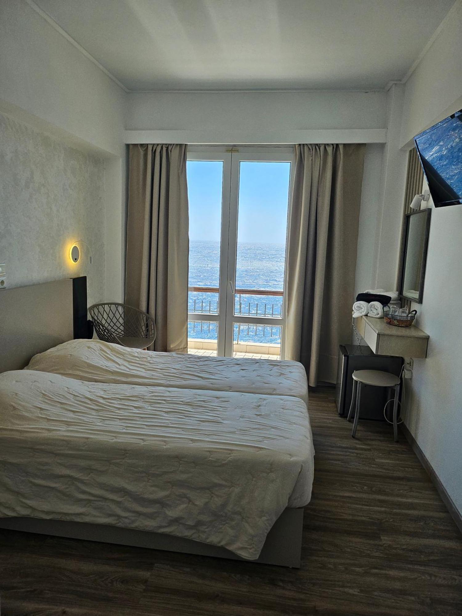 Nisaki Hotel & Elite Suites Ermoupoli Bagian luar foto