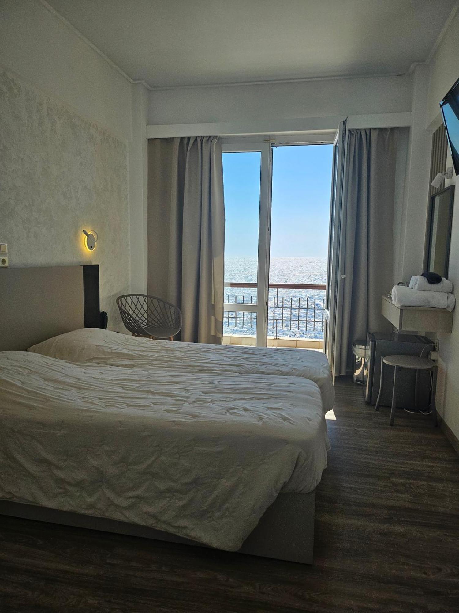 Nisaki Hotel & Elite Suites Ermoupoli Bagian luar foto