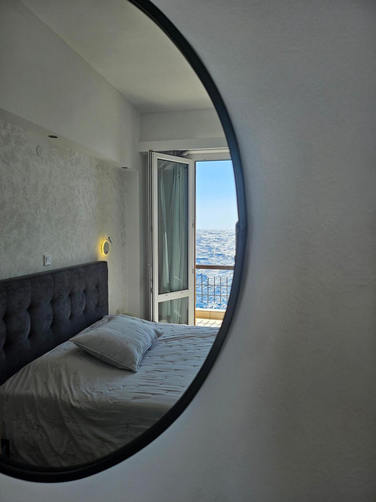 Nisaki Hotel & Elite Suites Ermoupoli Bagian luar foto