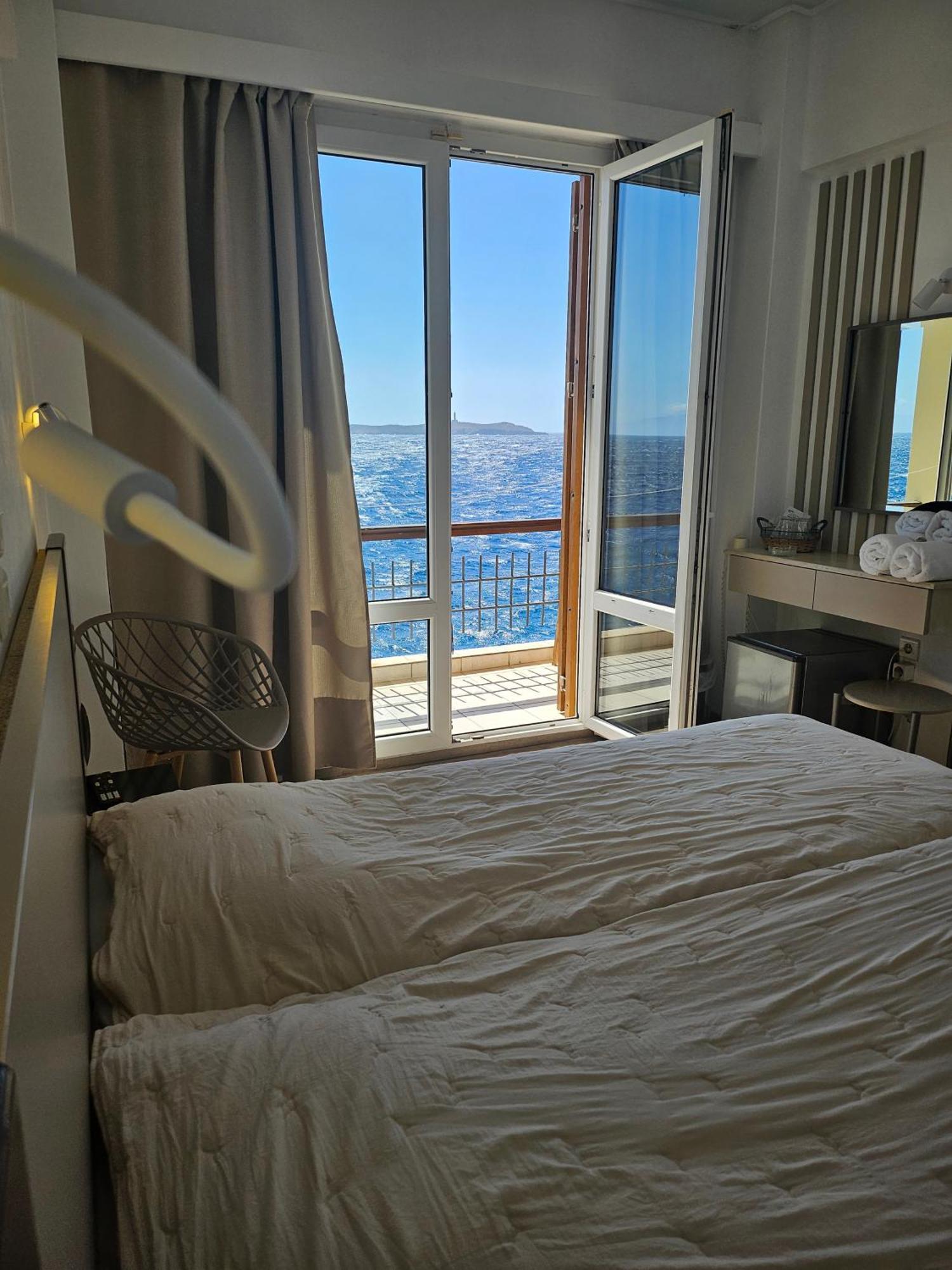 Nisaki Hotel & Elite Suites Ermoupoli Bagian luar foto