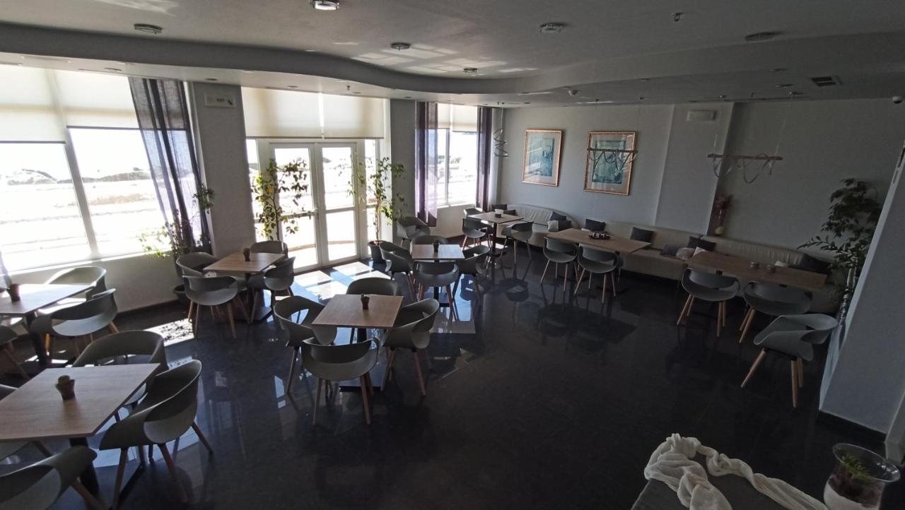 Nisaki Hotel & Elite Suites Ermoupoli Bagian luar foto